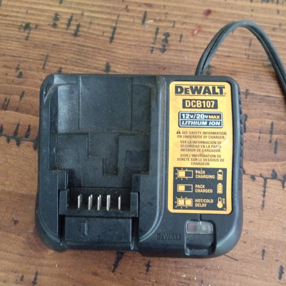 DeWalt DCB107 12V 20V Max Lithium Ion Battery Charger Black Yellow DCB107-BD b2